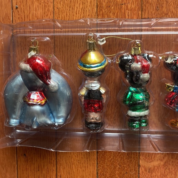Disney Store Exclusive  Mickey & Friends Ornament Set - Picture 6 of 8